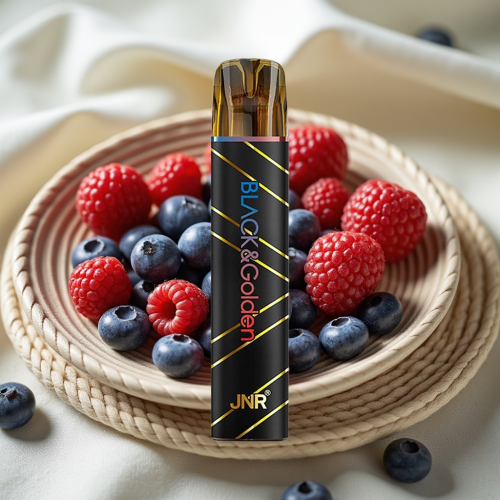 JNR Black&Golden 800 Puffs Blauwe Bes Zure Framboos Disposable Vape 550mAh 2ml TPD